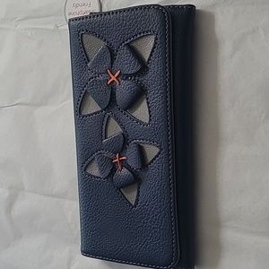 Relic Floral Takeaway Flap Checkbook Wallet